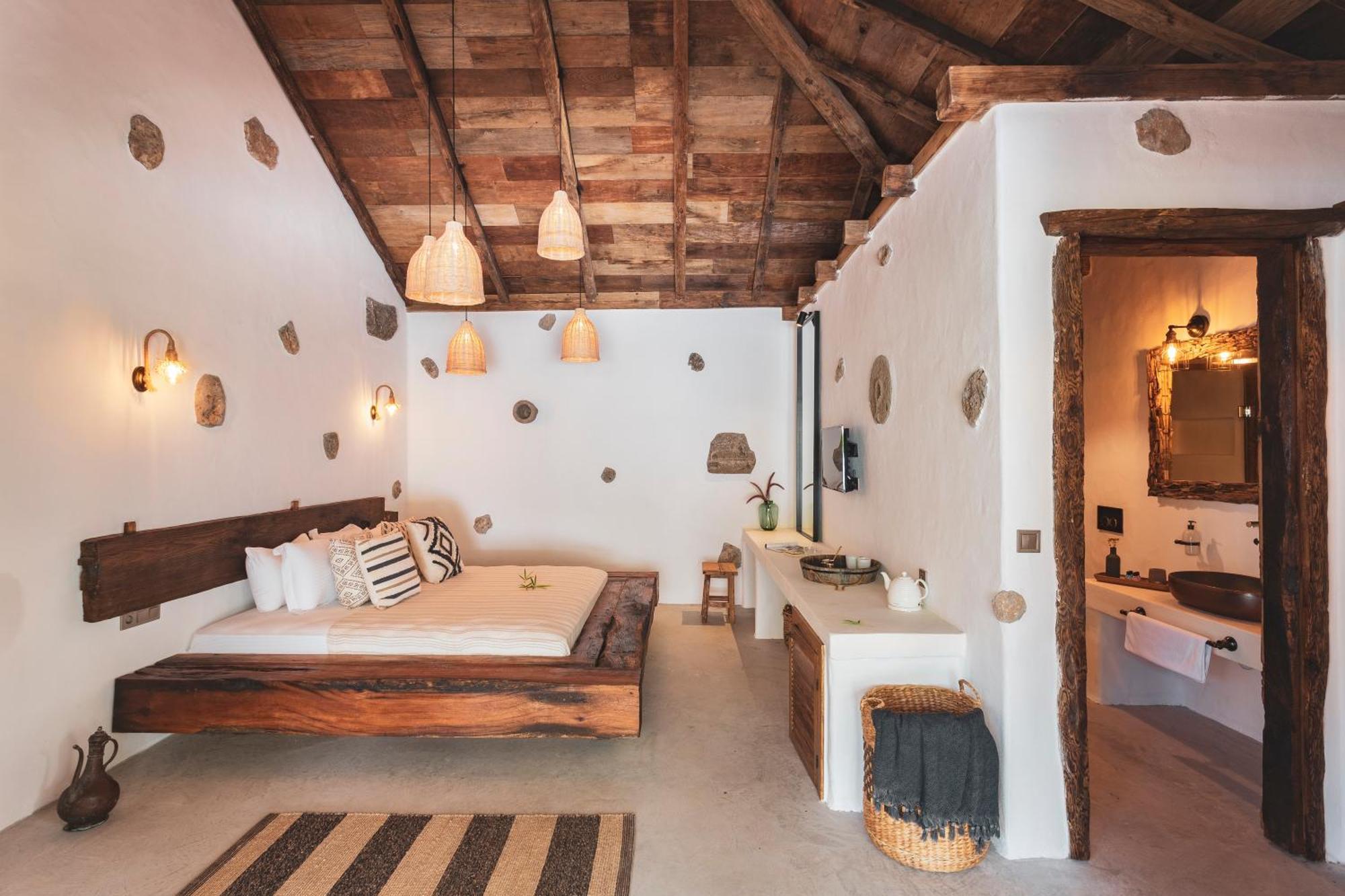 Hotel Luxury-pet Friendly *