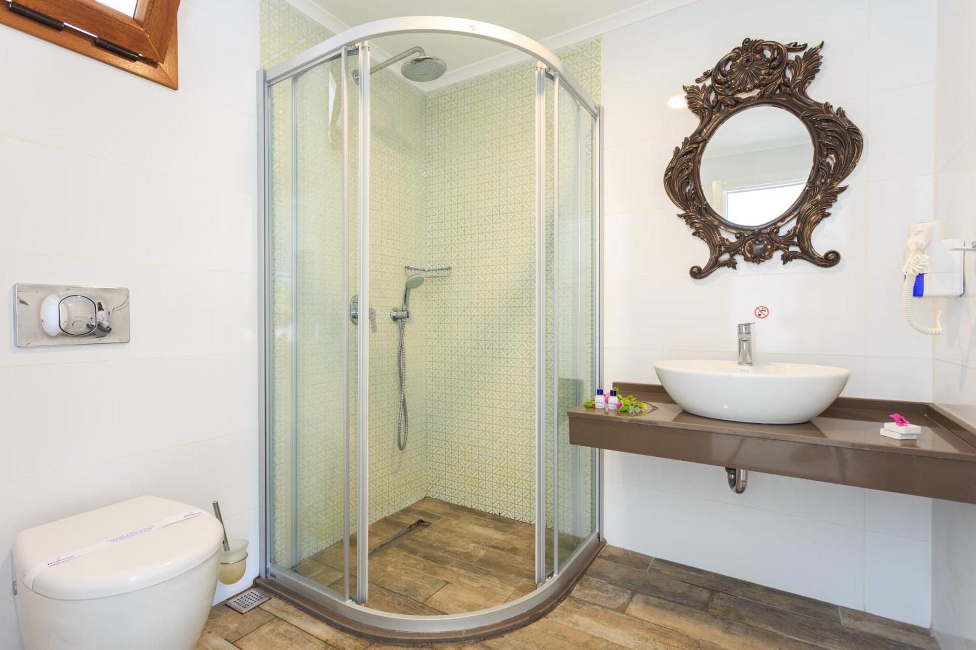 Luxury-pet Friendly Hotel *